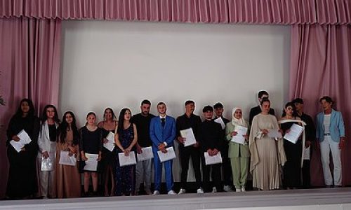 ludwig-steil-hof-newsbeitrag-ausbildung-pure-emotion-und-gosse-freude-buehne-menschen-ohne-licht