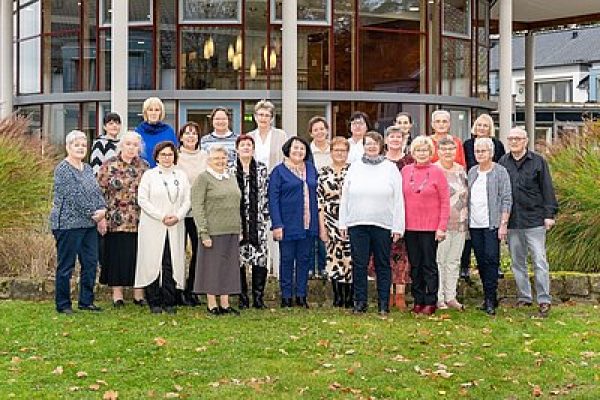 ludwig-steil-hof-newsbeitrag-wuerdigung-und-wiedersehen-im-voelkeninghaus-ehemalige-mitglieder